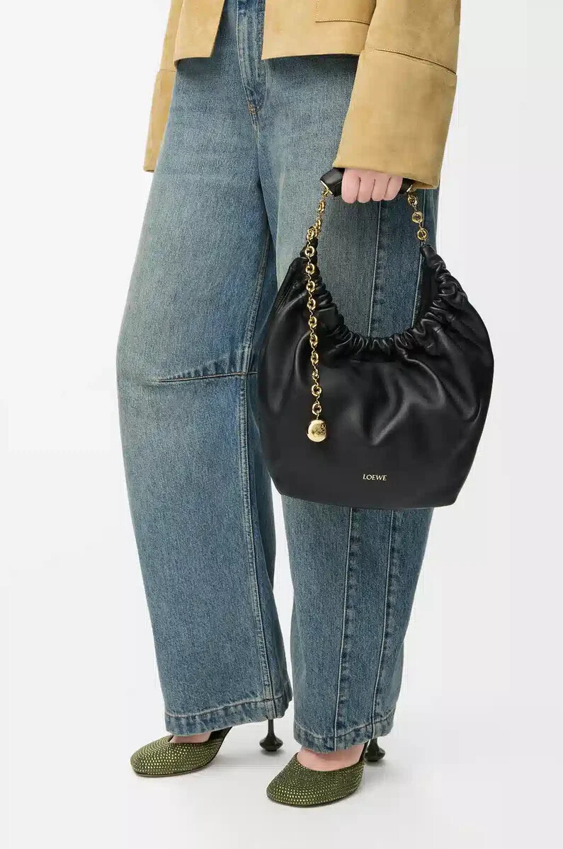 kleiner quetschbeutel aus weichem nappa-lammleder schwarz