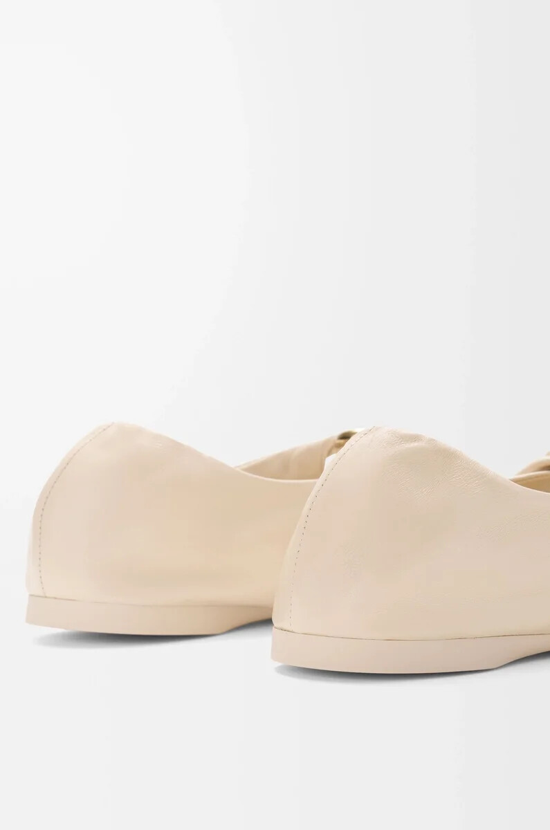pebble soft ballerina aus nappa-lammleder dough