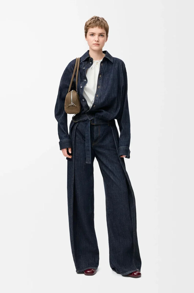 drapiertes hemd aus denim in indigoblau