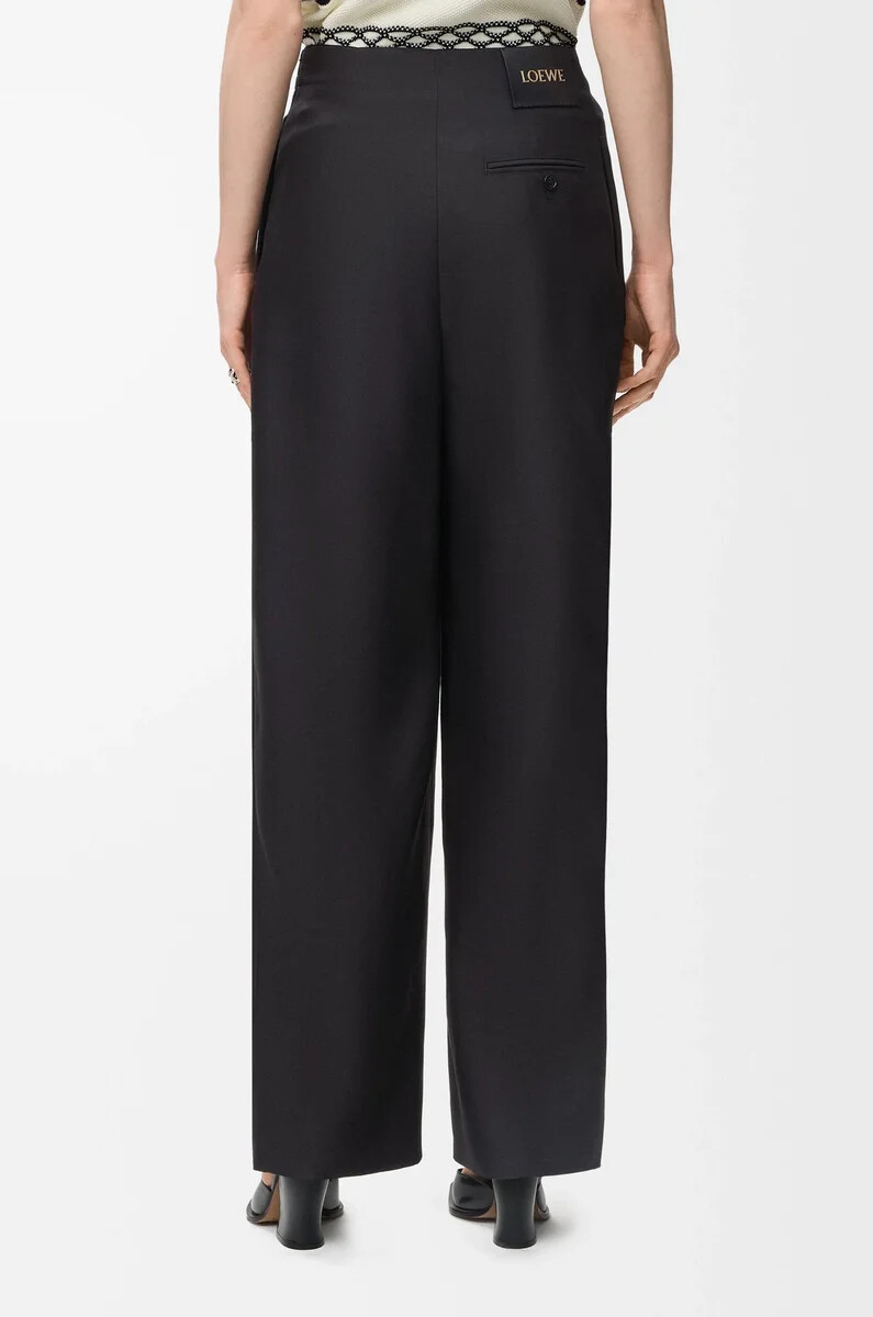 schwarze hose aus wolle und seide mit gürtel