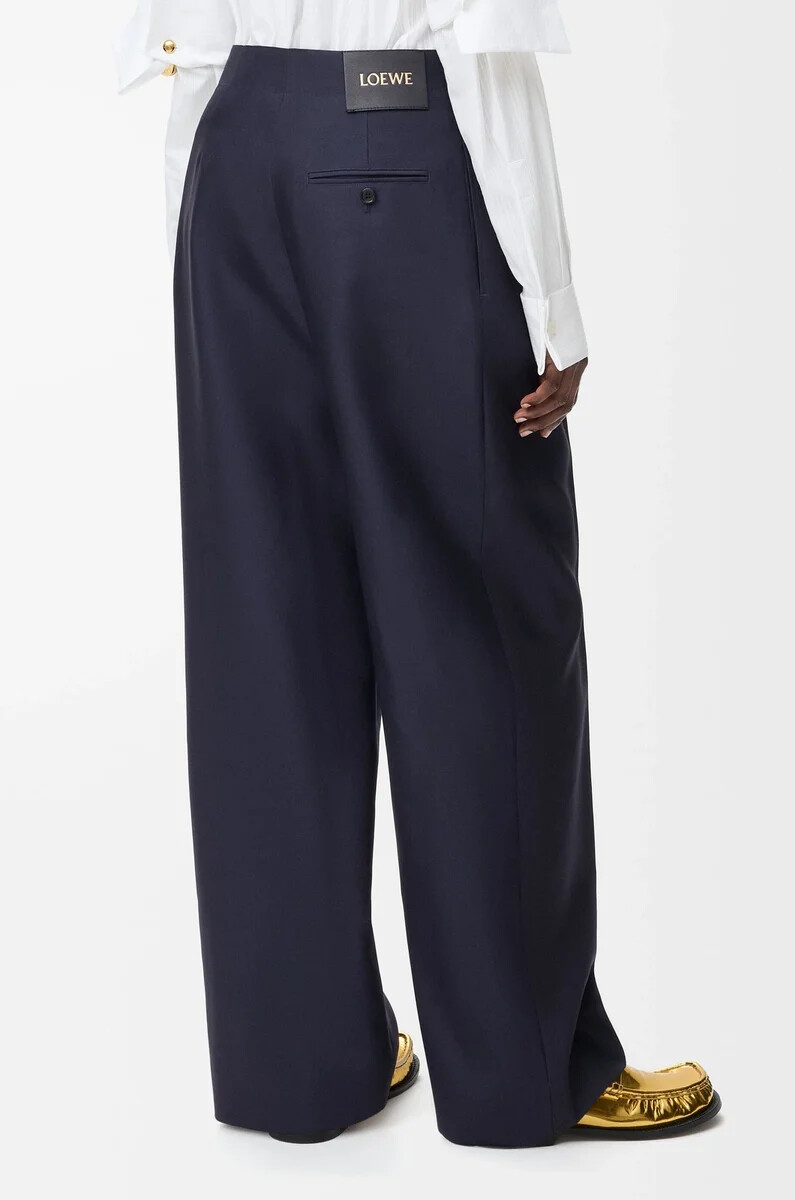 gürtelhose aus wolle und seide marineblau