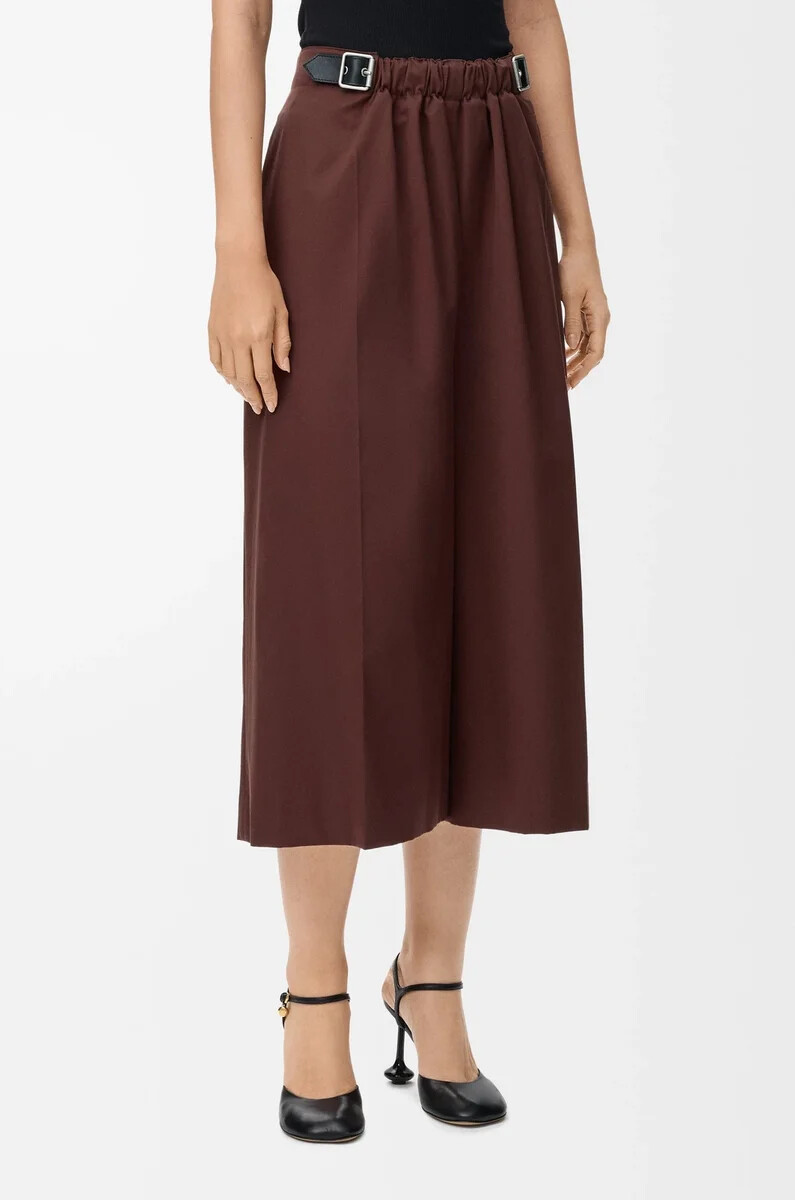 kurze taillierte hose aus baumwolle und seide kaffee
