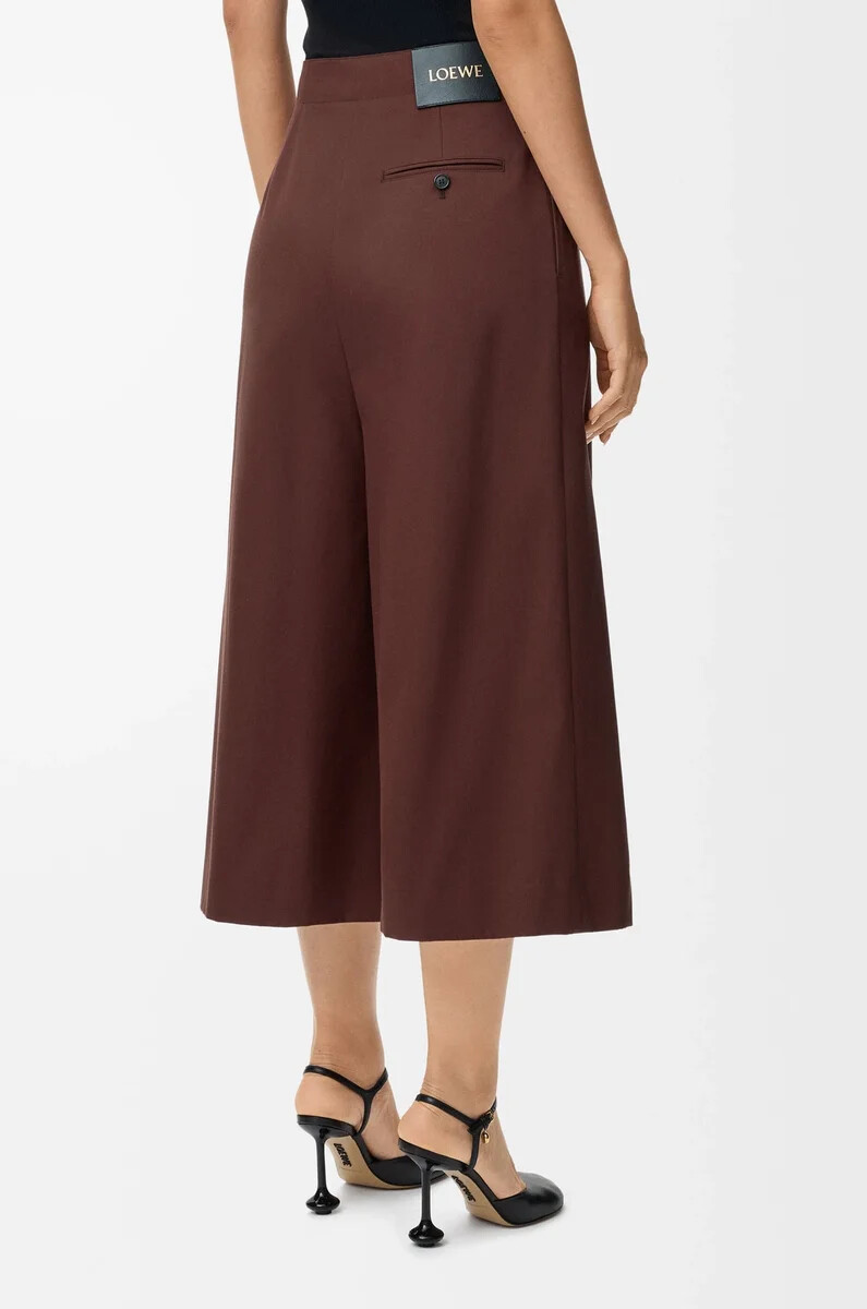 kurze taillierte hose aus baumwolle und seide kaffee