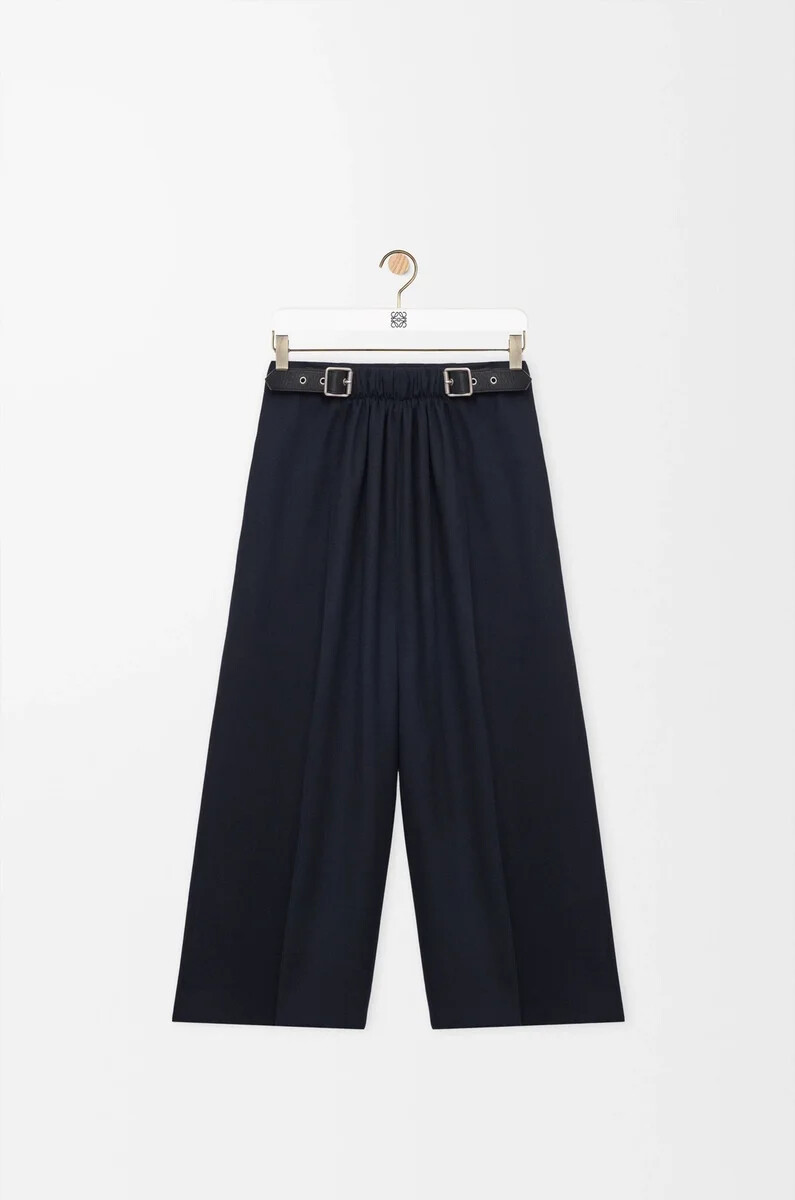 kurze taillierte wollhose in marineblau