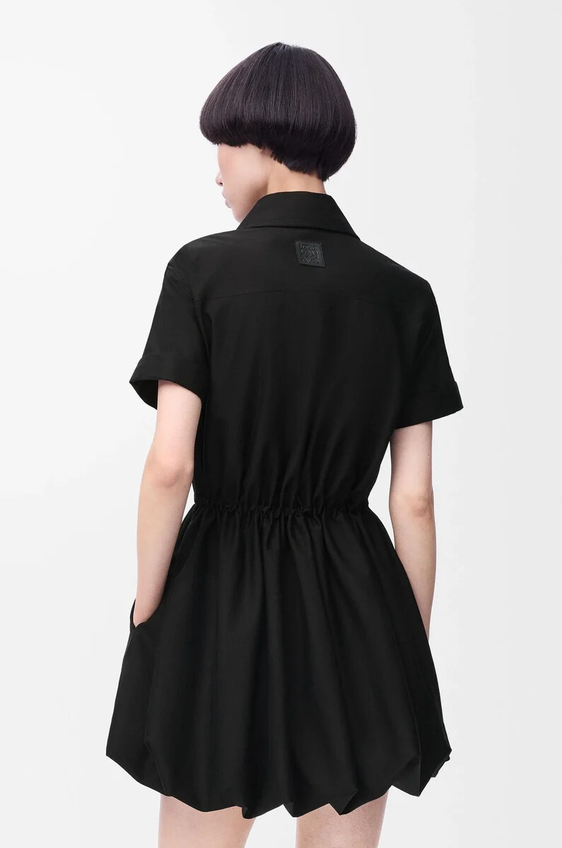 kurzärmeliges kleid aus baumwolle und seide schwarz