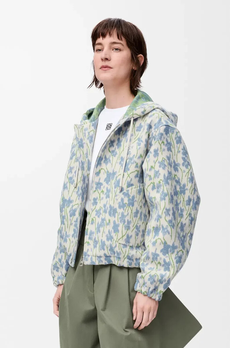 kapuzenjacke aus wolle und baumwolle weißblau