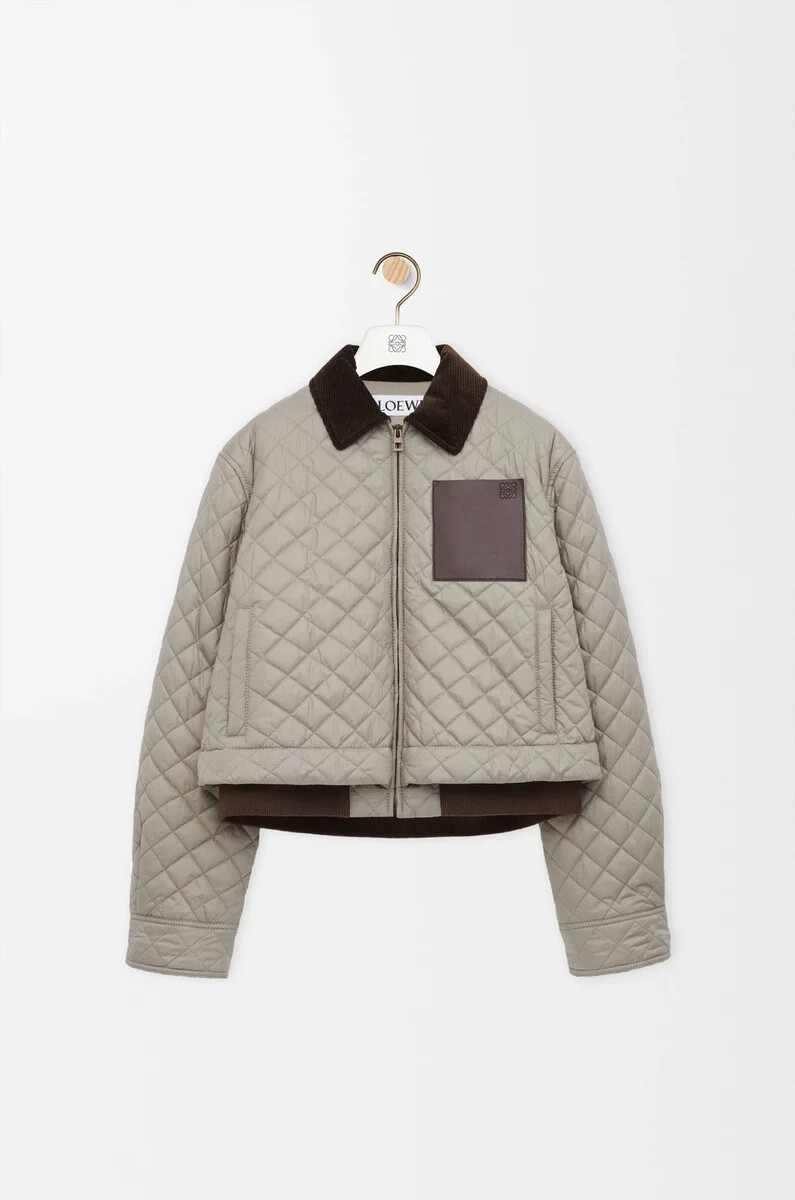 kurze jacke aus funktionsmaterial mittelgrau