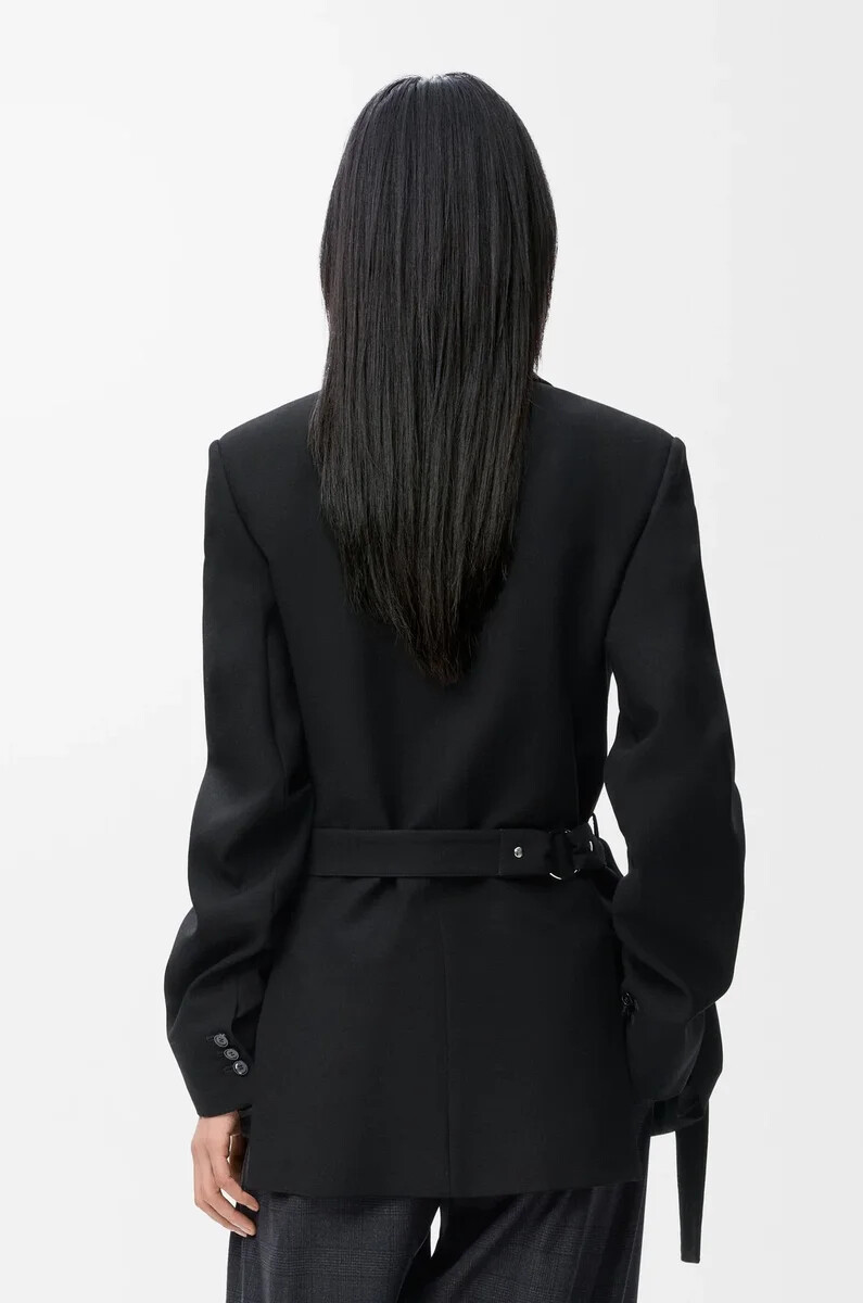 drapierte jacke aus schwarzer wolle