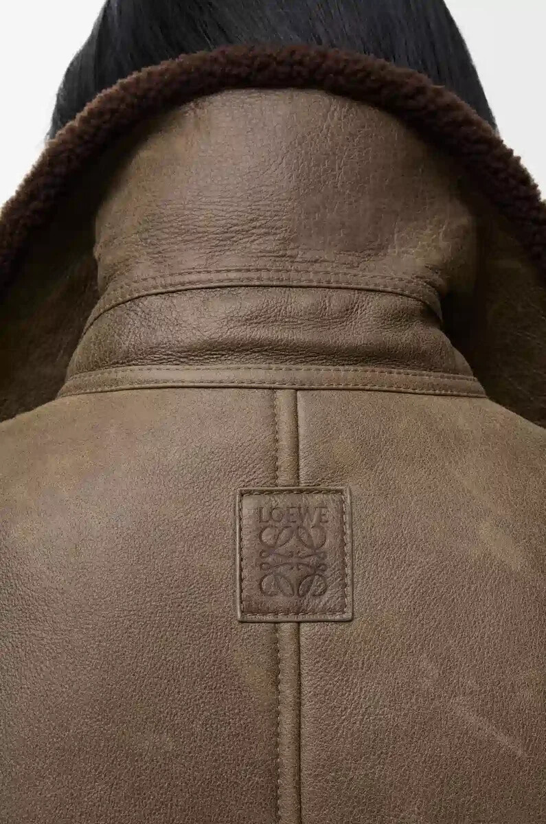 jacke aus shearling in salbei