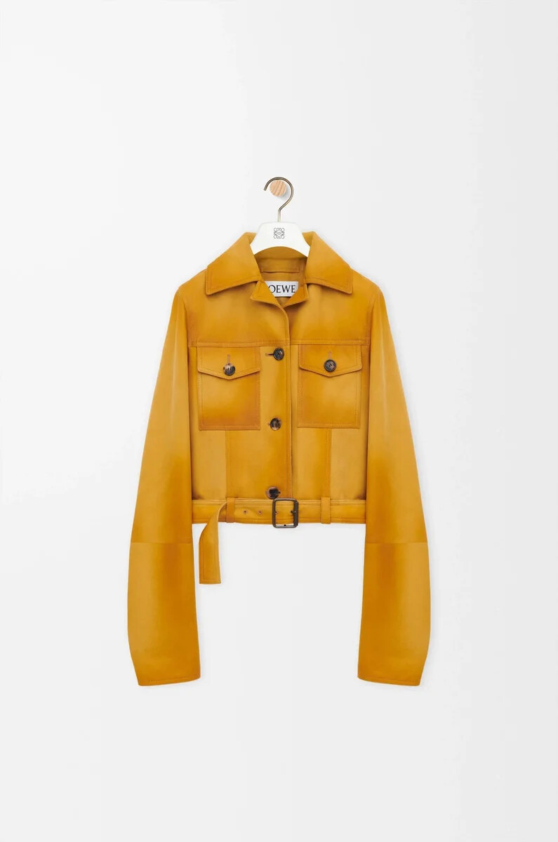kurze jacke aus hellbraunem velourslederlammleder