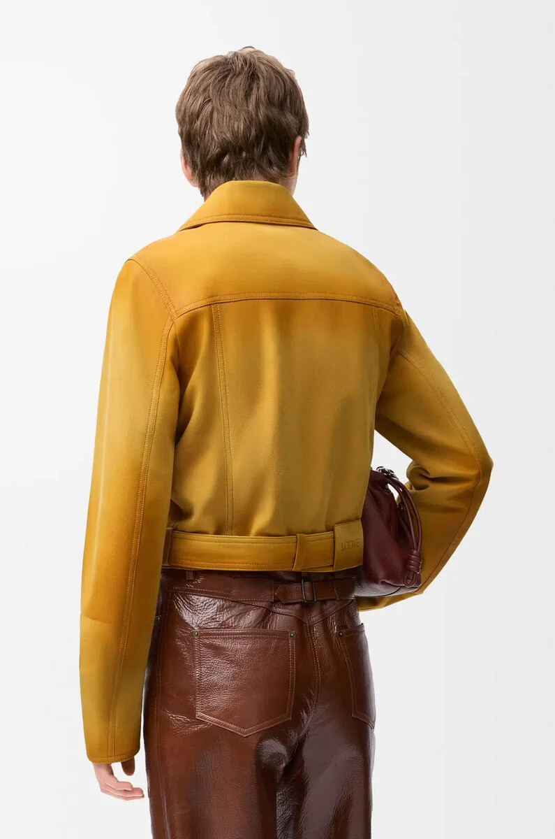 kurze jacke aus hellbraunem velourslederlammleder