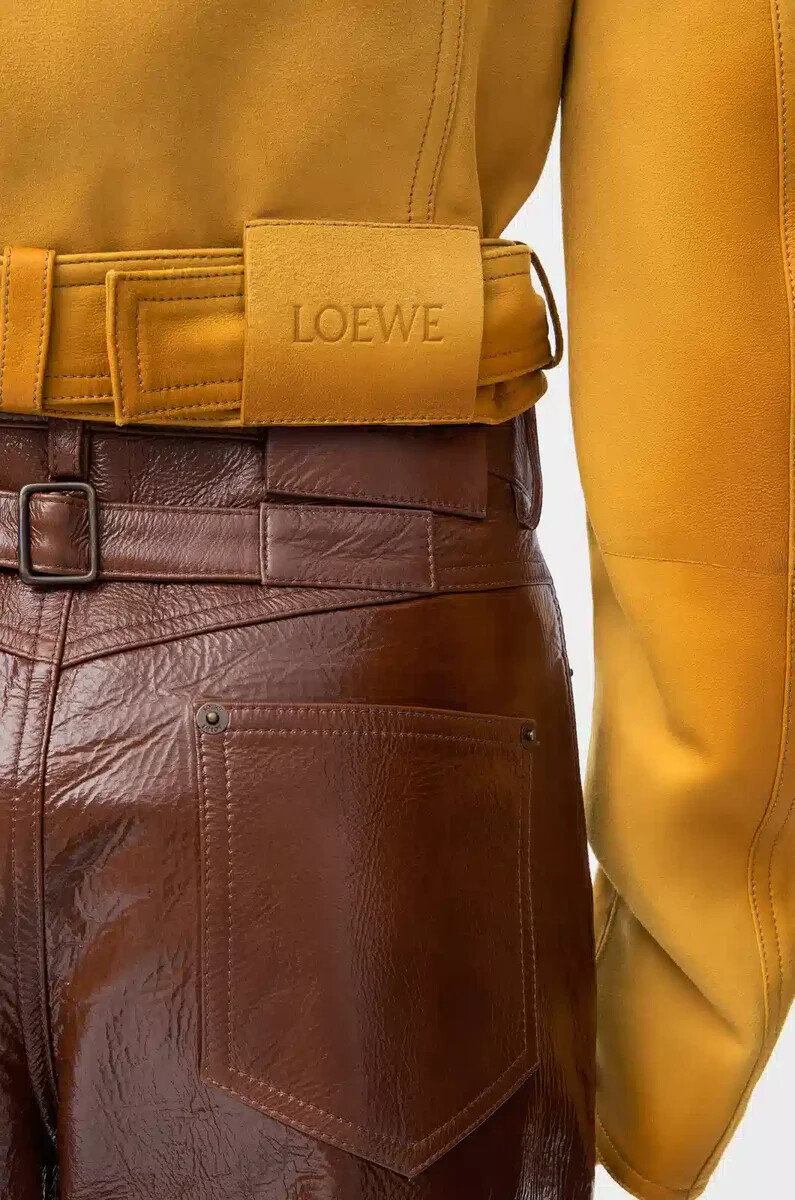 kurze jacke aus hellbraunem velourslederlammleder