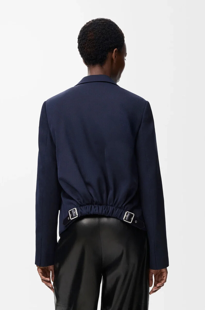taillierter wollblazer in marineblau