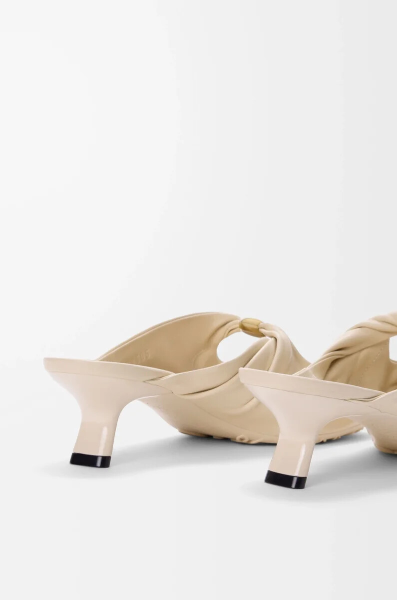 pebble soft mule aus nappa-lammleder