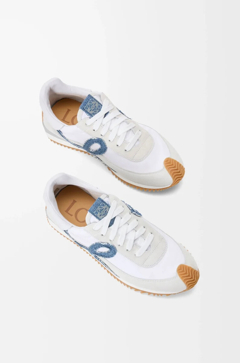 flow runner 2.0 aus nylon und wildleder weißhellblau