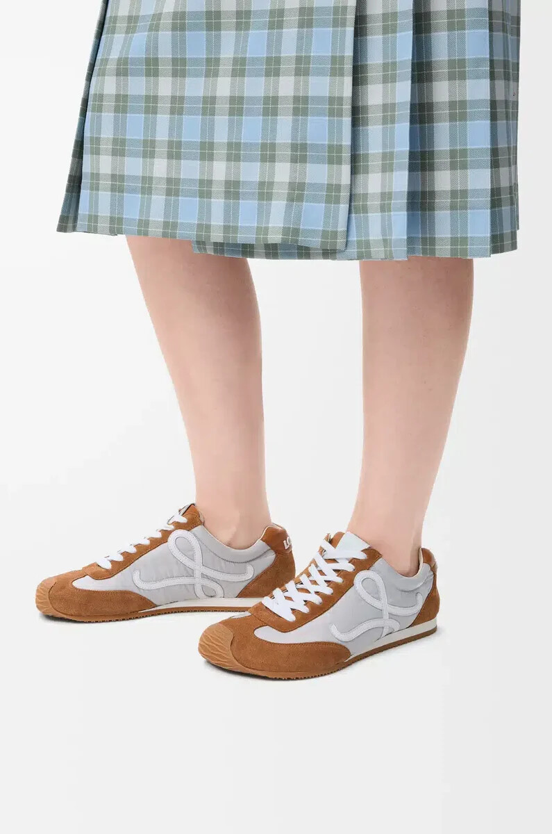 ballet runner 2.0 aus nylon und kalbsleder grauweißhellbraun