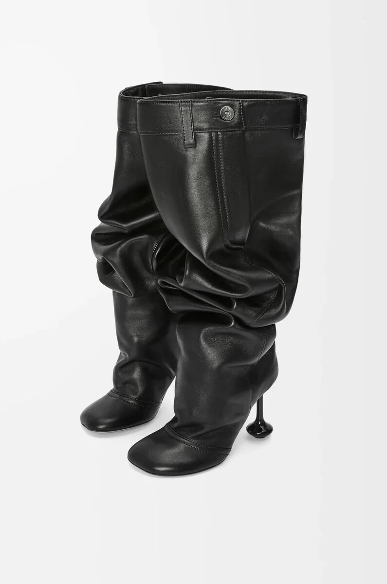 toy overknee-stiefel aus schwarzem nappa-lammleder