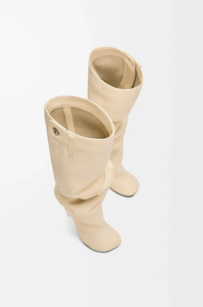 toy overknee-stiefel aus nappa-lammleder in hafermilch