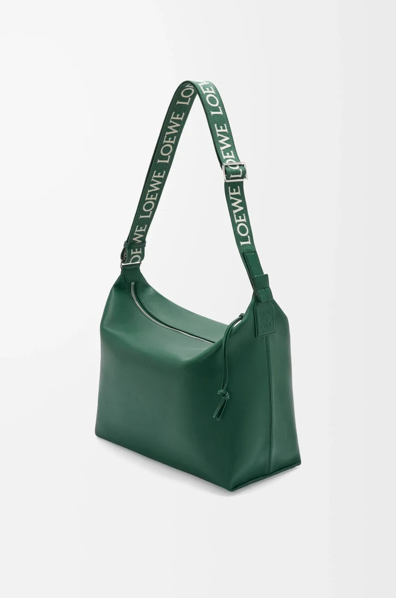 cubi umhängetasche aus geschmeidigem glattem kalbsleder und jacquard-evergreen