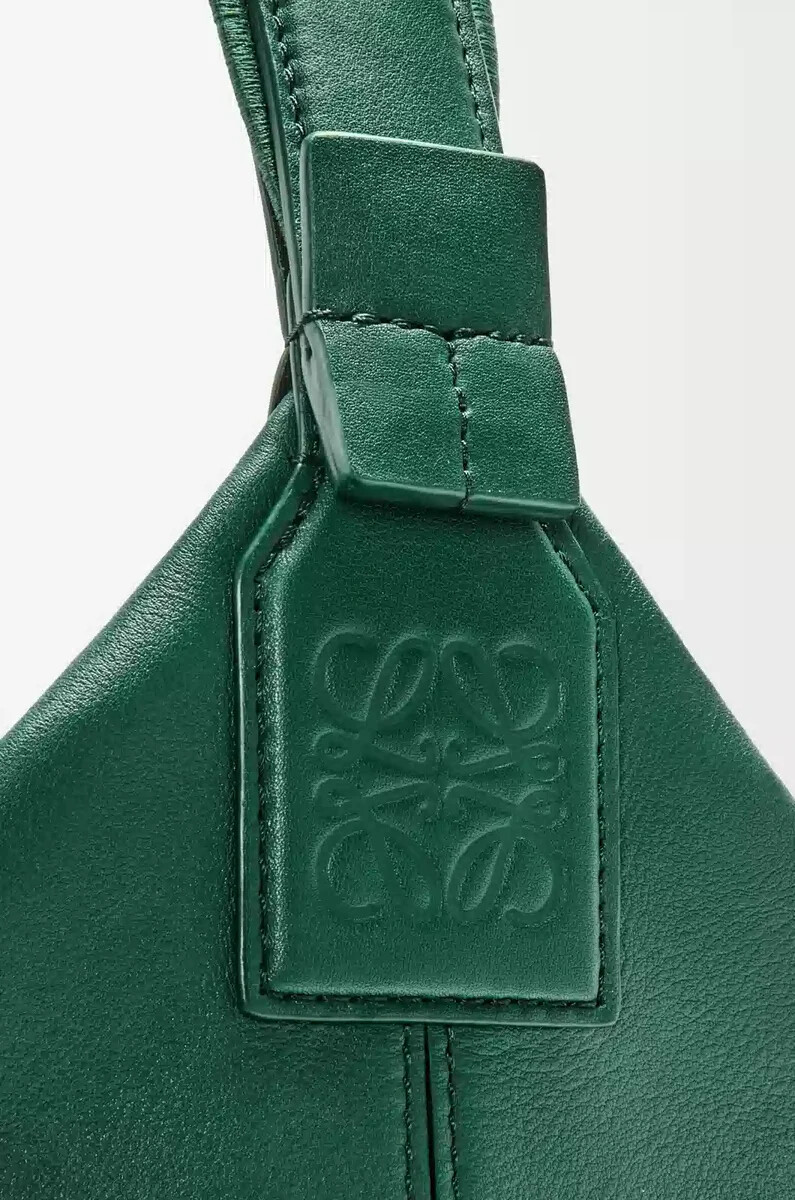 cubi umhängetasche aus geschmeidigem glattem kalbsleder und jacquard-evergreen