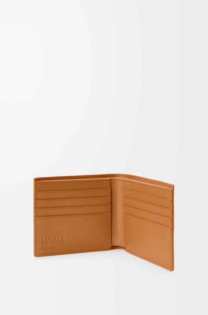puzzle-bifold-geldbörse aus geschmeidigem genarbtem kalbsleder in hell-canyon-braun