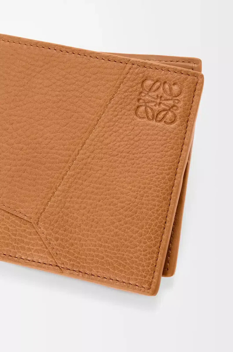 puzzle-bifold-geldbörse aus geschmeidigem genarbtem kalbsleder in hell-canyon-braun