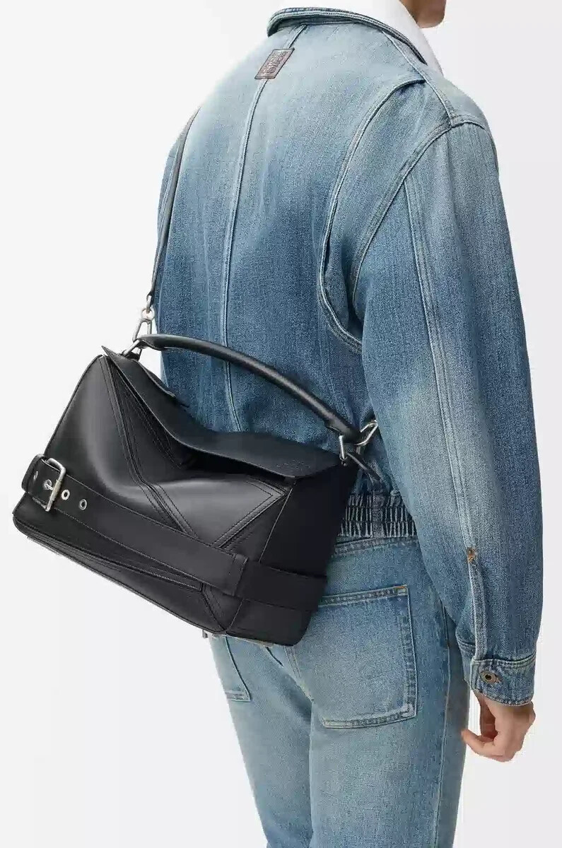 große puzzle bikertasche aus glänzendem kalbsleder schwarz