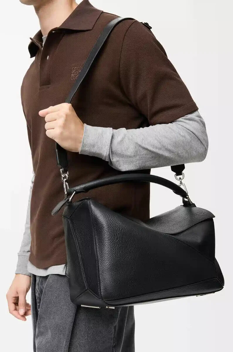 große puzzle-tasche aus geschmeidigem genarbtem kalbsleder schwarz