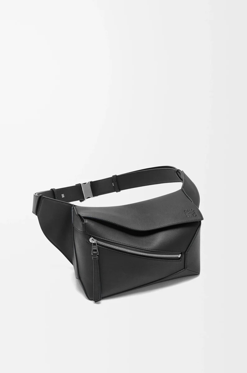 kleine puzzle edge bauchtasche aus klassischem kalbsleder in schwarz