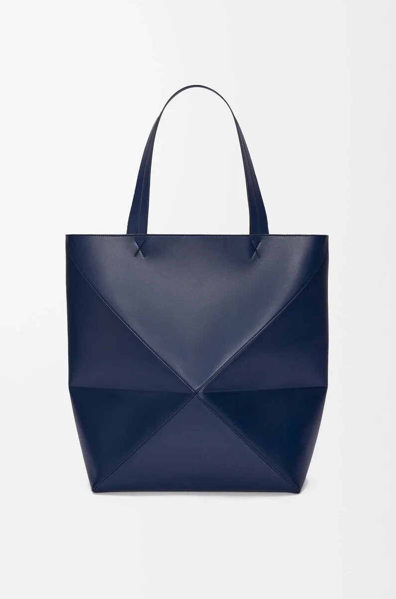 xl puzzle fold tote aus glänzendem kalbsleder in abyss blue