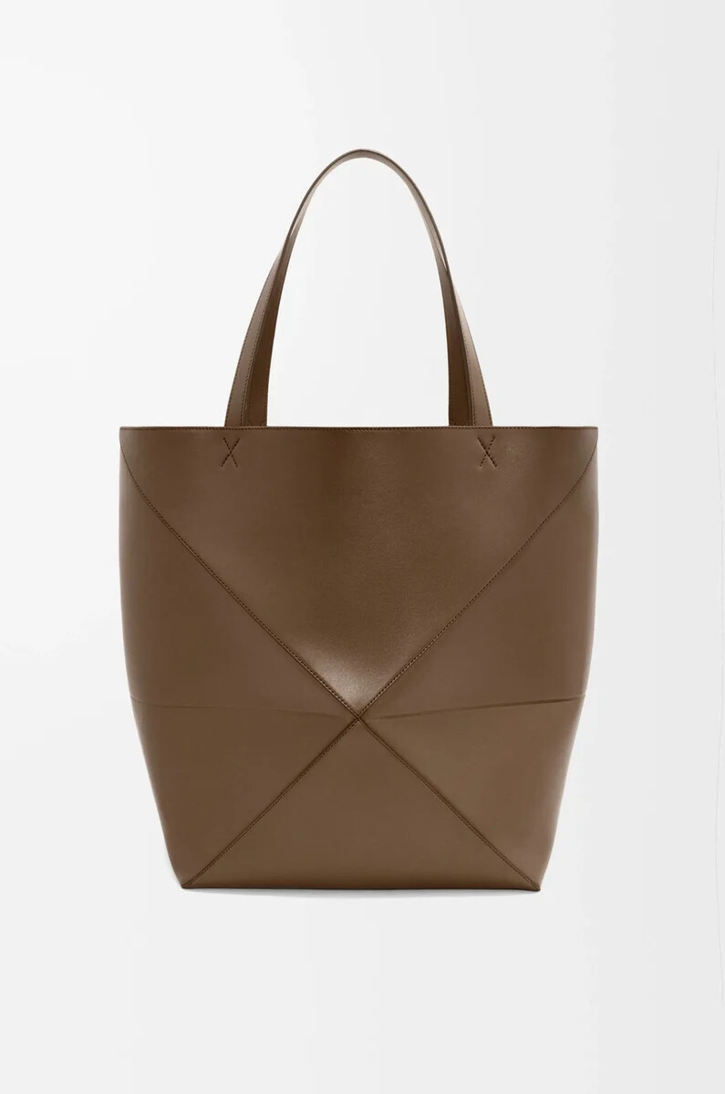 xl puzzle fold tote aus glänzendem kalbsleder in umbra