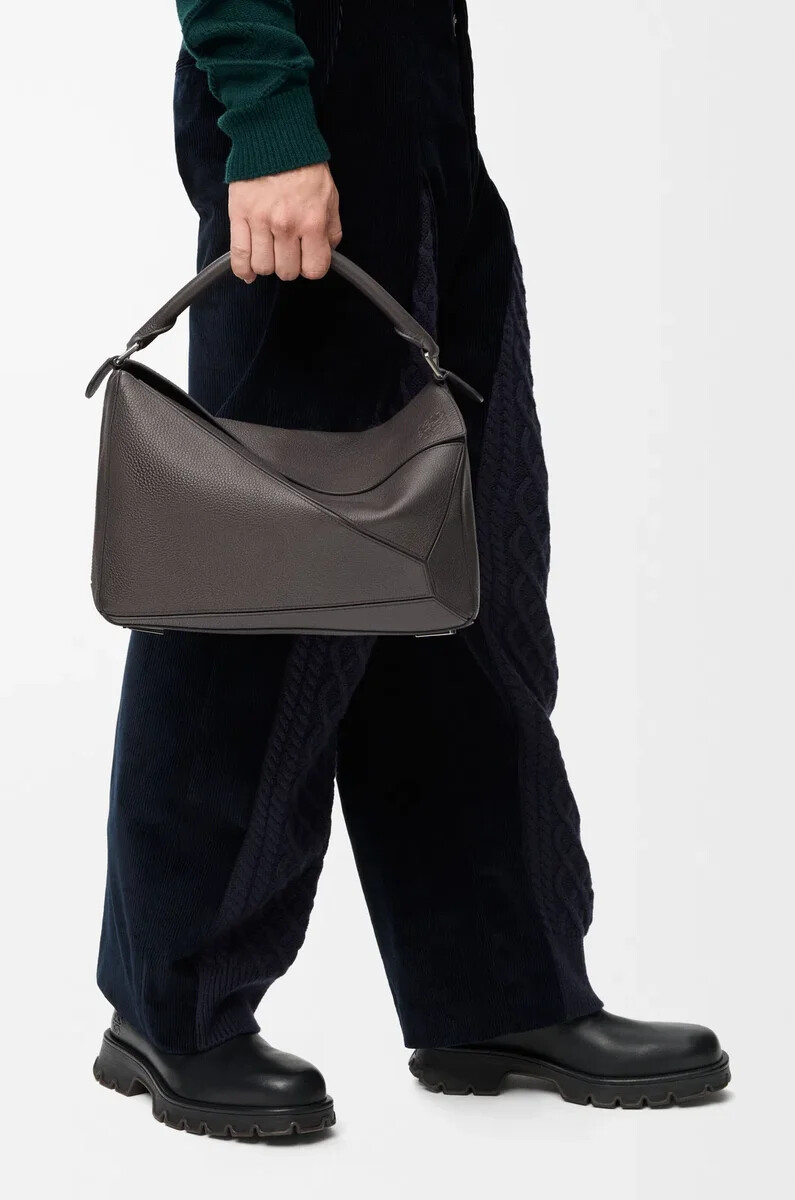 große puzzle-tasche aus geschmeidigem genarbtem kalbsleder dunkelgrau