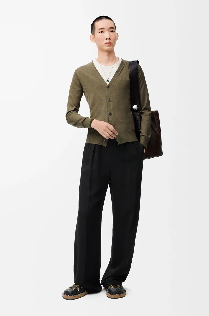 strickjacke aus wolle grünkhaki
