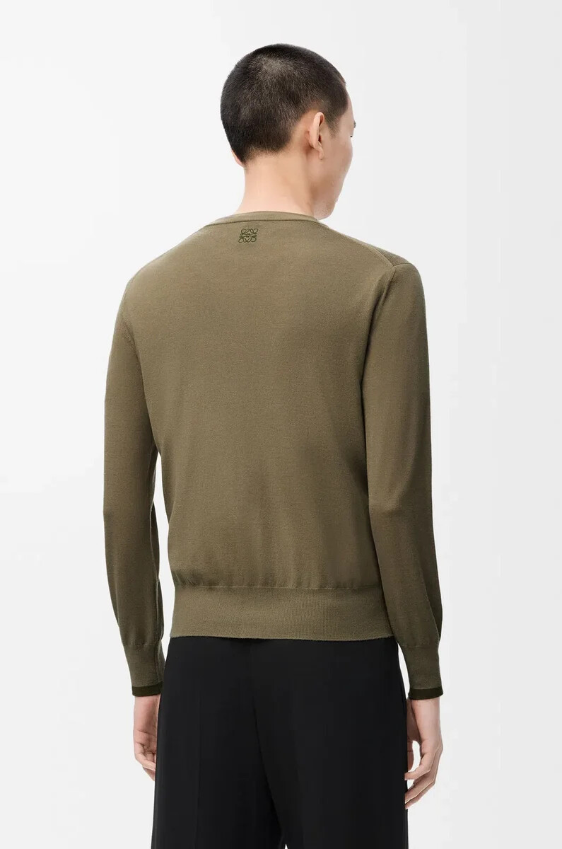 strickjacke aus wolle grünkhaki