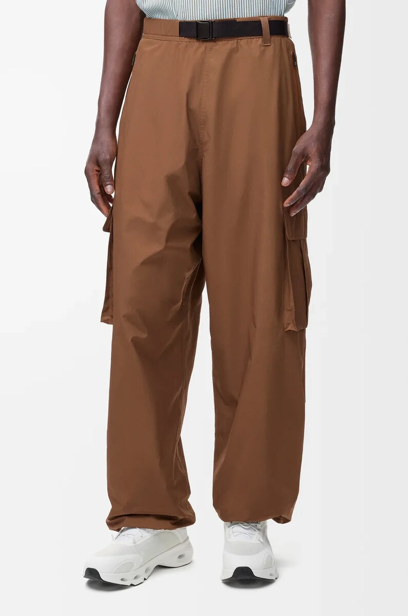 cargohose aus technischem shell-material toffee