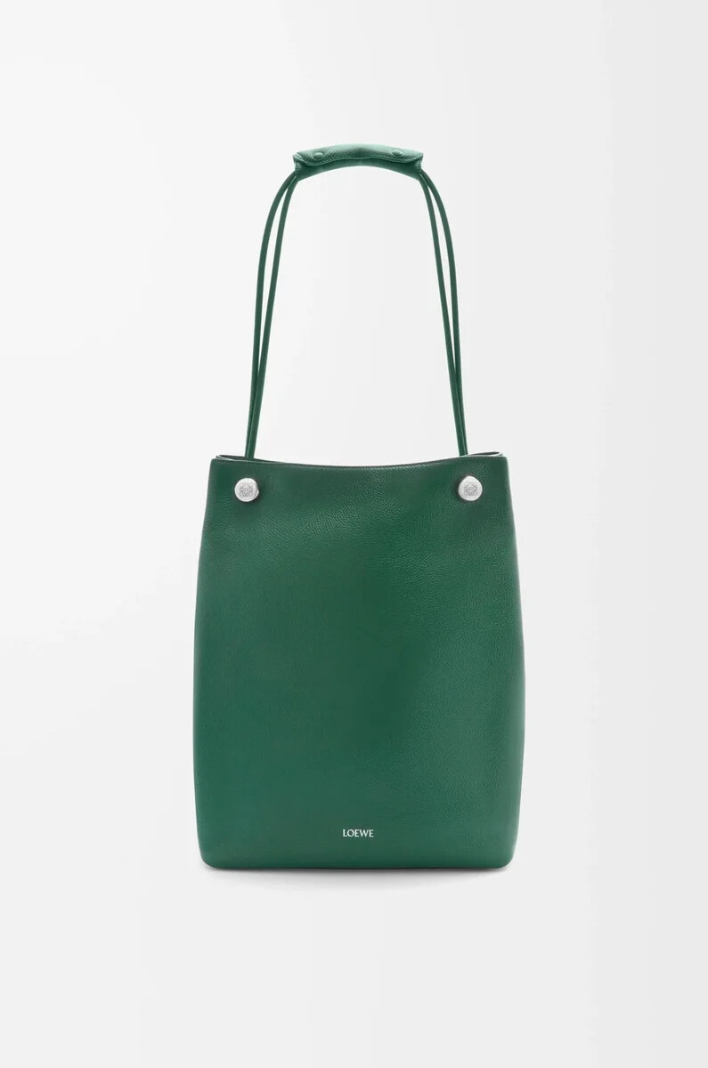 pebble hobo aus geschmeidigem genarbtem kalbsleder evergreen