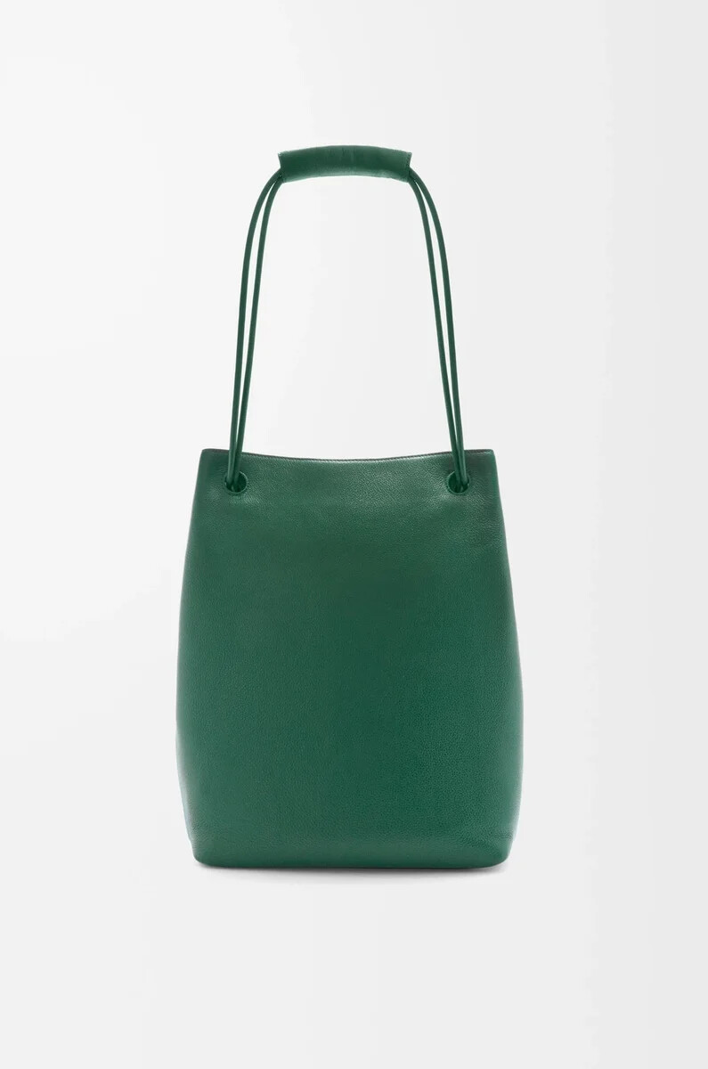 pebble hobo aus geschmeidigem genarbtem kalbsleder evergreen
