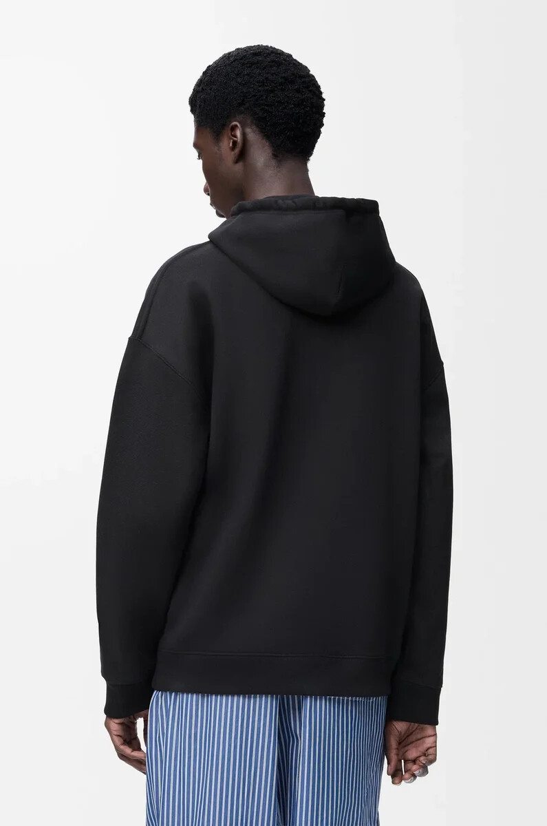schwarzer hoodie aus baumwolle mit lässiger passform