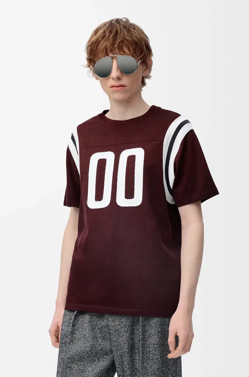 normal geschnittenes t-shirt aus baumwolle und viskose in burgunderrot