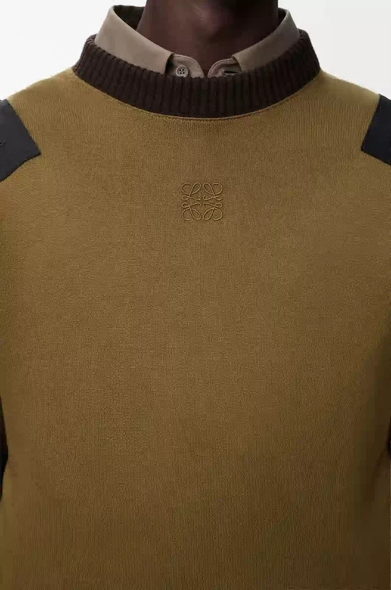 langarmshirt aus baumwollmischgewebe in khakischwarz