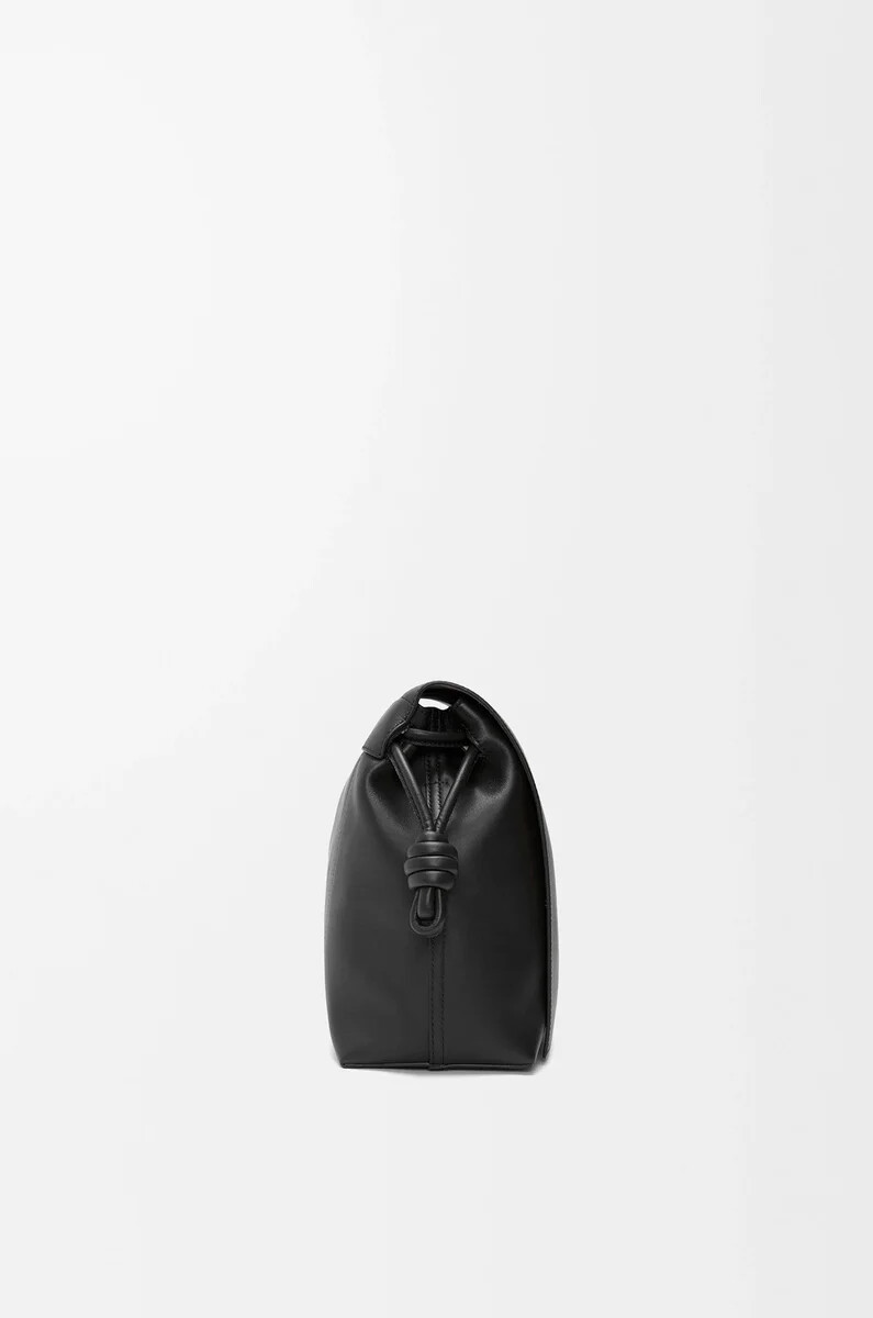 flamenco-tasche aus glänzendem geschmeidigem kalbsleder schwarz