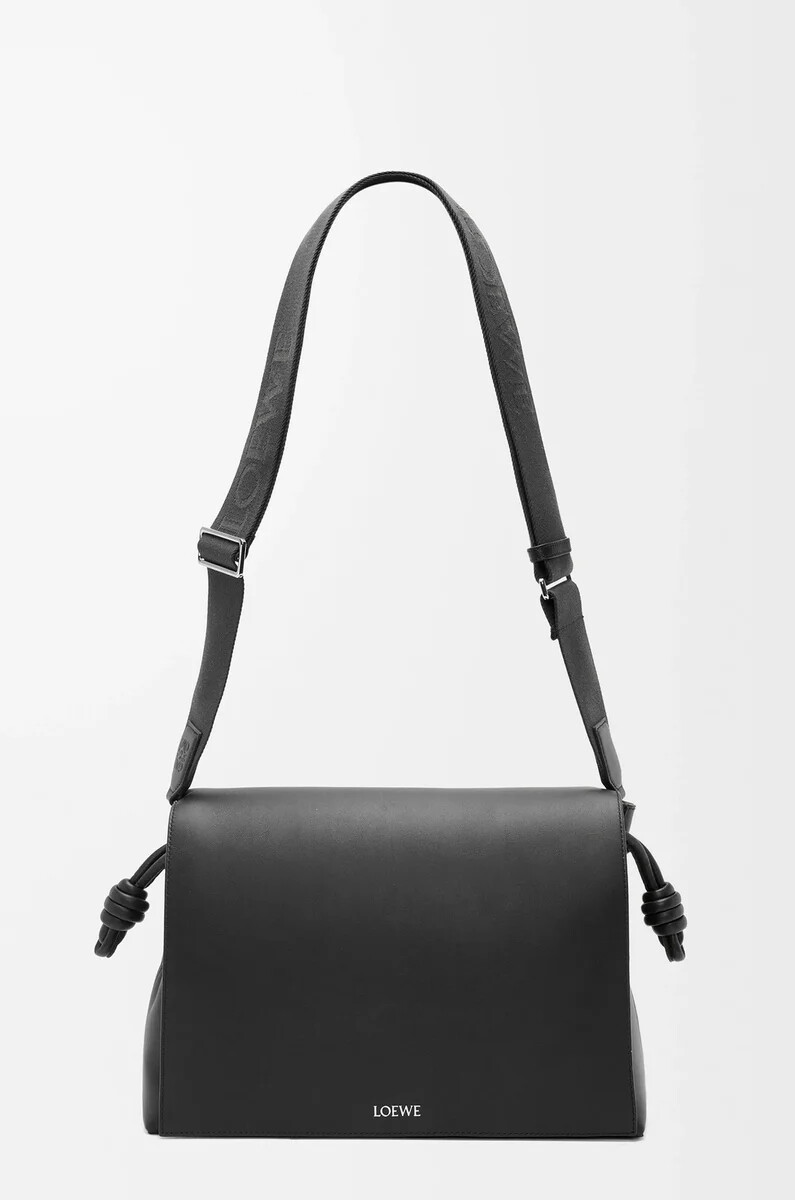 flamenco-tasche aus glänzendem geschmeidigem kalbsleder schwarz
