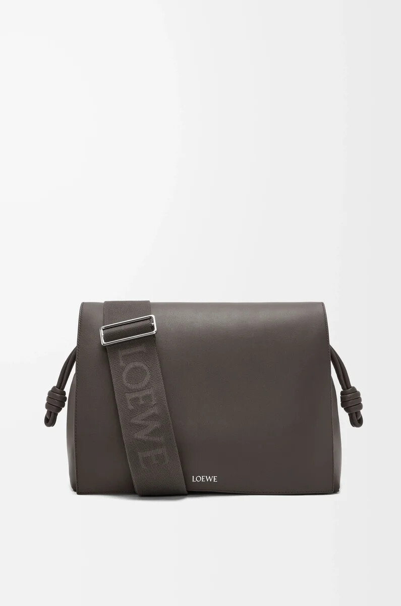 flamenco-tasche aus glänzendem geschmeidigem kalbsleder dunkelgrau
