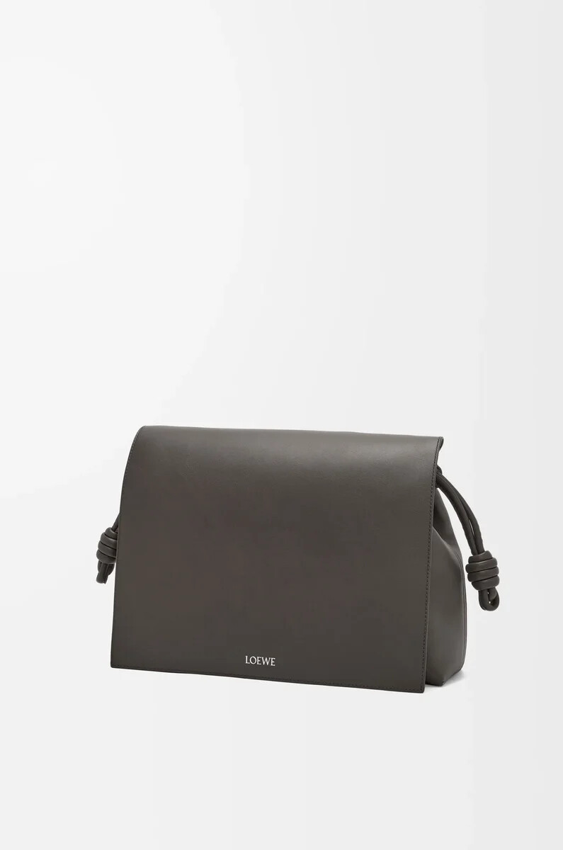 flamenco-tasche aus glänzendem geschmeidigem kalbsleder dunkelgrau