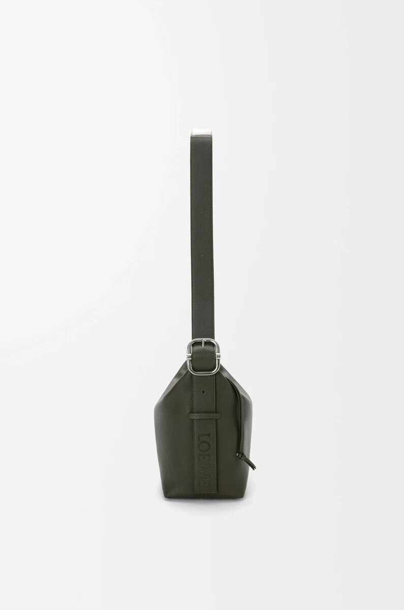 loop hobo-tasche aus geschmeidigem genarbtem kalbsleder in dunkelkhaki