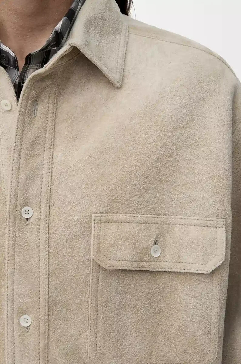 weißes overshirt aus wildlederlammleder
