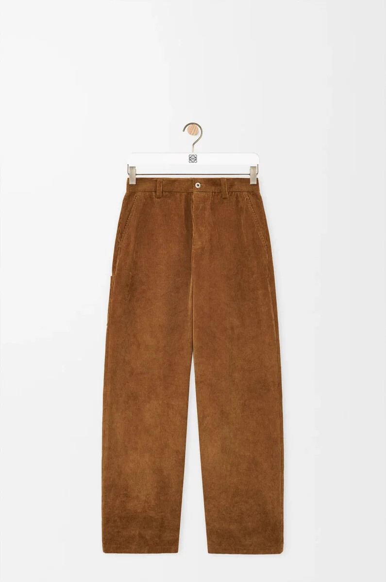 hose aus braunem baumwollstoff