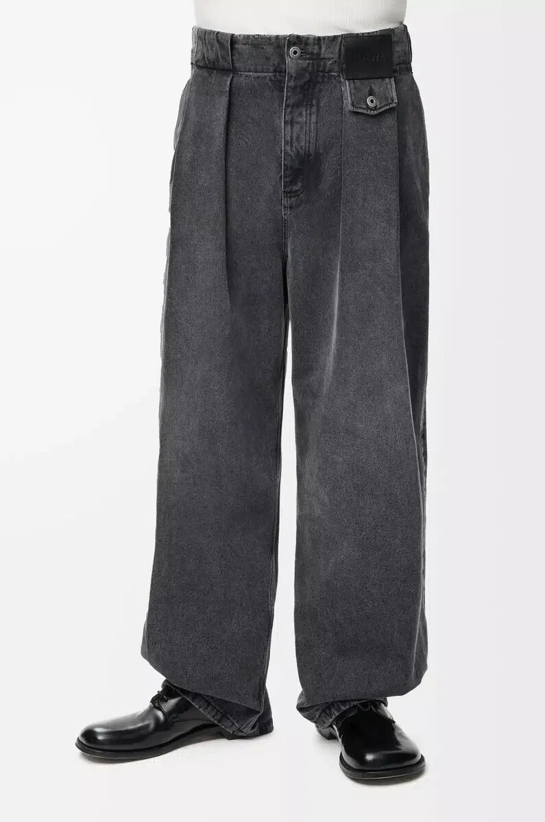 jeans aus schwarzem denim