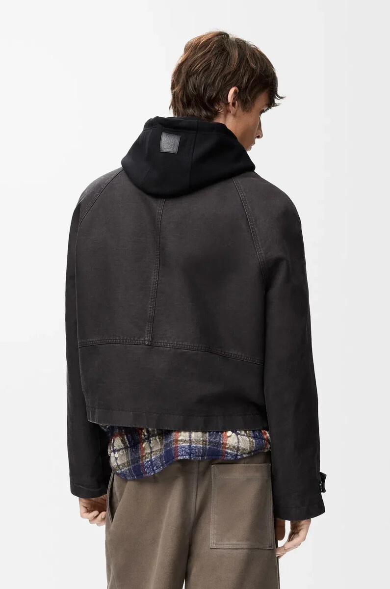 gürteljacke aus anthrazitfarbenem baumwollstoff