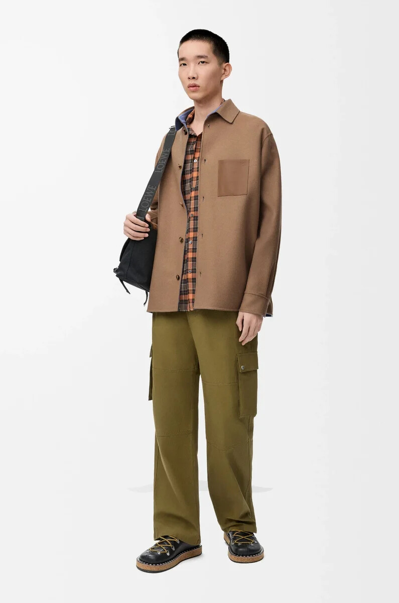 overshirt aus schurwolle und kaschmir kamelblau